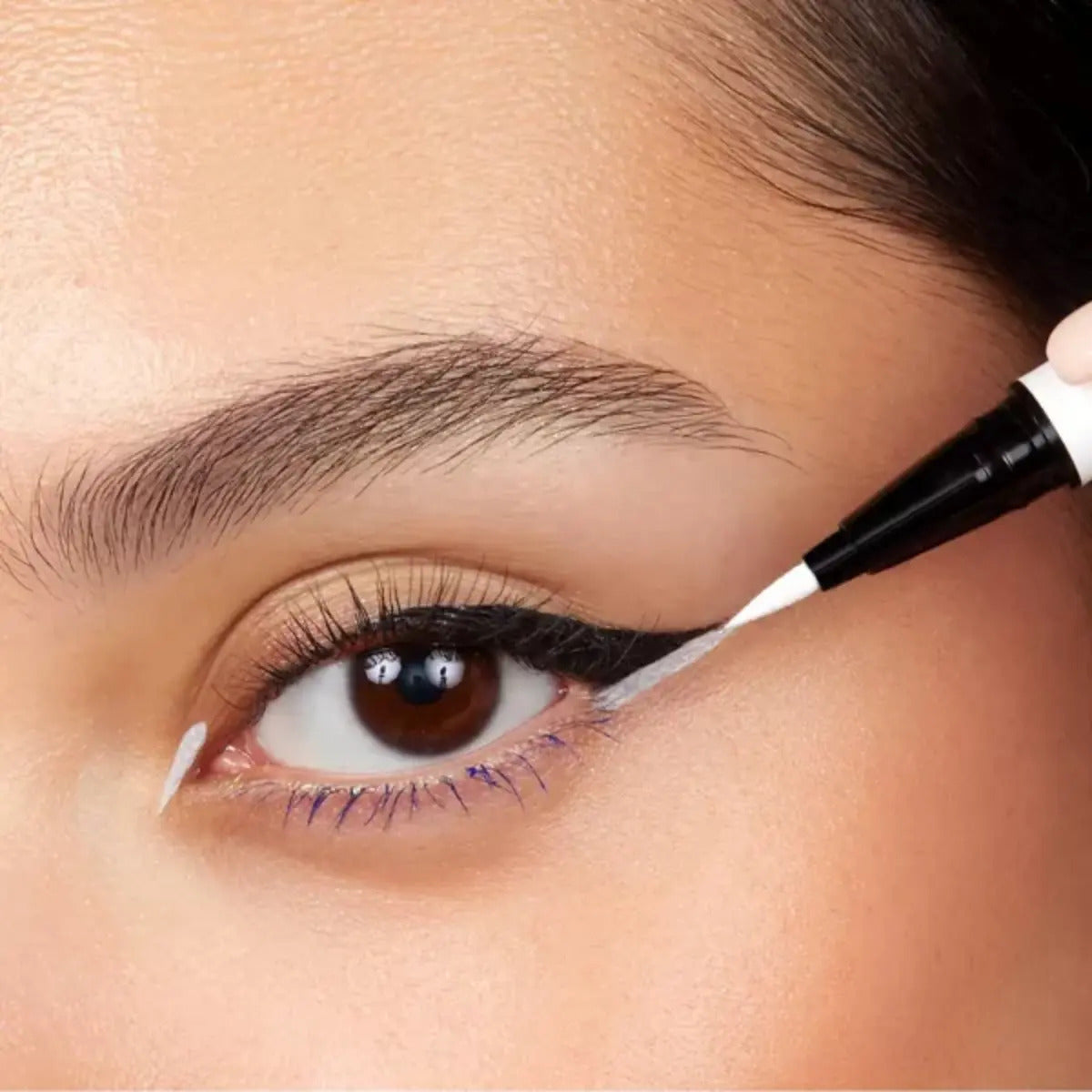 Delineador De Ojos Liquido Eyeliner Tipo Plumón Colourpop